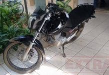 Suspeito de furtar loja três vezes seguida é preso após roubar moto com simulacro de pistola