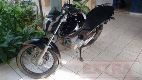 Suspeito de furtar loja três vezes seguida é preso após roubar moto com simulacro de pistola