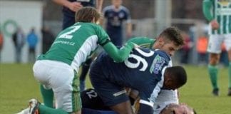 Atacante salva vida de goleiro após choque assustador