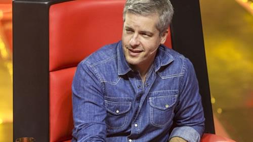 Victor apaga fotos da esposa em sua página na rede social