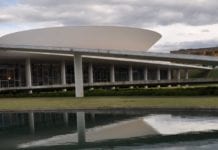 Homem morre após cair do 19º andar do Congresso Nacional