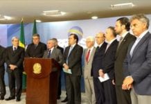Governo tira servidores estaduais e municipais da reforma da Previdência