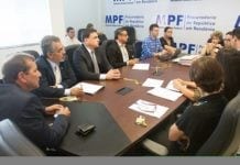 Prefeito trata sobre recuperação da Madeira Mamoré em reunião no MPF