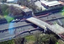 Viaduto desaba na Itália e mata casal que estava em veículo