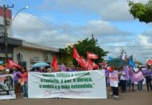 Mulheres realizam marcha contra violência doméstica em Rondônia