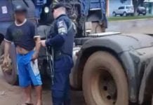 Caminhoneiro é pego furtando bateria em posto de combustíveis