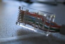 Senado aprova projeto que proíbe franquias para internet de banda larga fixa