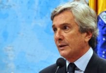 Collor teria desviado R$ 9 milhões, diz inquérito da PF