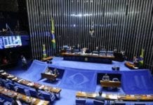 Senado aprova fim do foro privilegiado e texto vai a Plenário