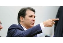 Comissão adia votação da reforma da Previdência para maio