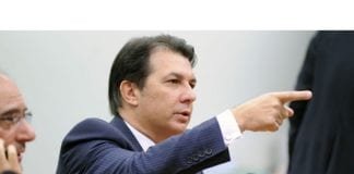 Comissão adia votação da reforma da Previdência para maio