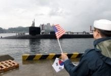 Norte-coreanos voltam a ameaçar EUA após envio de submarino nuclear