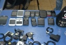 Força Tática detém suspeitos e apreende celulares e drogas que seriam jogados dentro de presídio