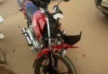 Condutor avança preferencial e deixa motociclista ferido