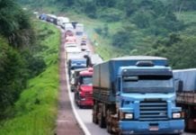 Acidente na BR-364 envolvendo cinco veículos deixa imenso congestionamento