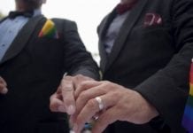 Comissão do Senado aprova casamento homossexual