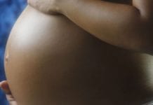 Adolescente grávida estuprada diz que só não foi morta por ser bonita