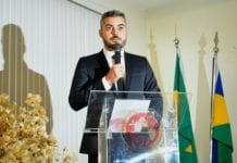 Justiça Federal arquiva processo contra prefeito de RO que mandou suprimir livros escolares com casamento gay