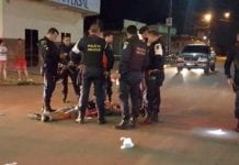 Roubo em comércio termina com um assaltante morto e outro ferido