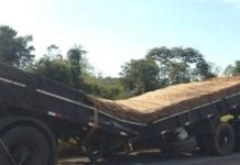 Caminhão se parte ao meio após cair em cratera na BR 364 em Vilhena; rodovia fica interditada