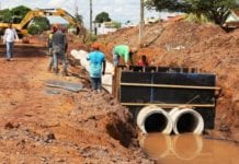Mais de R$ 14 milhões são investidos em 13,1 quilômetros de asfalto urbano em Rolim de Moura e Castanheiras