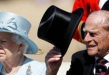 Príncipe Philip, marido da rainha Elizabeth II, está hospitalizado