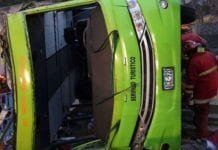 Ônibus de turismo tomba e deixa ao menos 9 mortos em Lima, no Peru