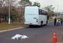 Homem morre atropelado por ônibus em Rolim de Moura