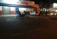 EMBRIAGUEZ: Carro desgovernado invade bar, atinge 7 veículos e causa destruição