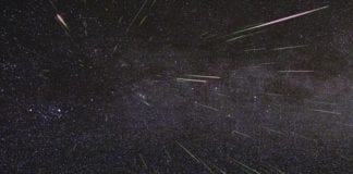 Madrugada de sábado terá chuva de meteoros Perseidas, mas visibilidade não será das melhores