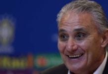 Tite chega à Rússia para sorteio da Copa e se assusta com trânsito