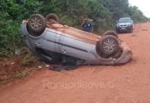 EMBRIAGUEZ: Capotamento deixa casal ferido e motorista foge
