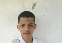 Jovem é executado a tiros ao sair de casa na zona Sul