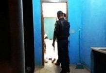 Jovem de 18 anos é assassinada a tiros dentro de casa