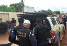 Dupla troca tiros com guarnição após desobedecer voz de parada