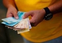 Empresas têm até hoje para pagar o décimo terceiro salário