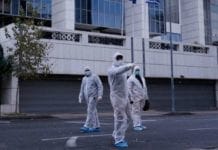 Bomba-relógio explode em tribunal de Atenas