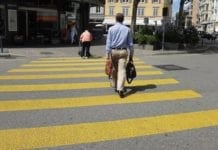 Projeto aumenta pena para condutor que negar passagem a pedestre