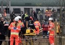 Descarrilamento de trem mata 3 e deixa mais de cem feridos na Itália