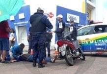 Colisão entre Hilux e Biz deixa homem ferido