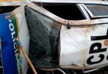 Capotamento de viatura da PM deixa policial com fratura e mais dois feridos