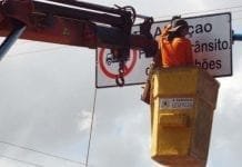 Semtran conclui instalação de placas à entrada da vila ferroviária
