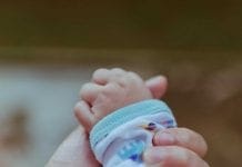Jovem de 16 anos é detida por matar seu bebê em tanque de água