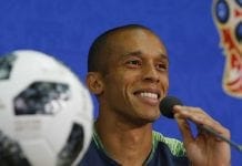 Miranda será capitão da seleção na partida contra Bélgica