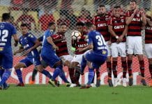 Cruzeiro vence o Fla no Rio e encaminha classificação na Libertadores
