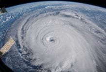 Furacão Florence chega à costa leste dos EUA com ventos de até 150 km/h
