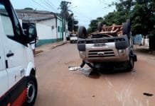 Grave acidente resulta em capotamento de Van na região Central