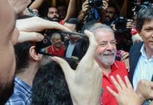 Haddad visita Lula na prisão pela quarta vez como candidato