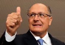 Alckmin não sabe se deve atacar Haddad ou Bolsonaro para ir a 2º turno