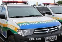 Bandidos invadem loja de celulares e levam telefones